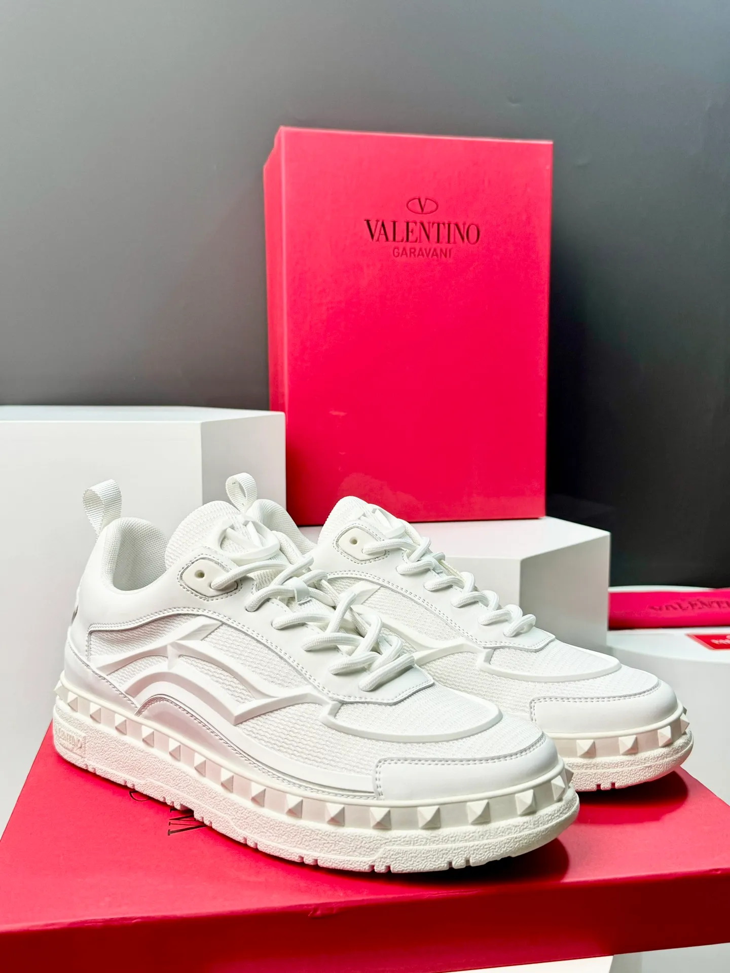 Men's shoes 💰440 Valentino "VALENTINO" hot sale ❤️ Counters ship at the same time 1:1 👏 Imported cowhide + mesh lining 🐂 Couple's casual fashion sneakers, exquisite workmanship, original original outsole 38-44 (45 customized, non-refundable)